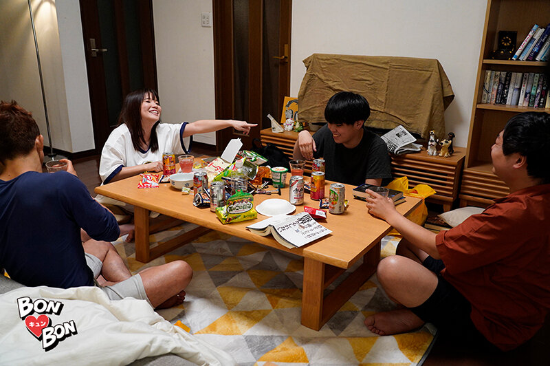 【B88cmW60cmH88cm】男友達みたいな地味子が隠れド巨乳宅飲み乱交中出し 夏川うみ 3