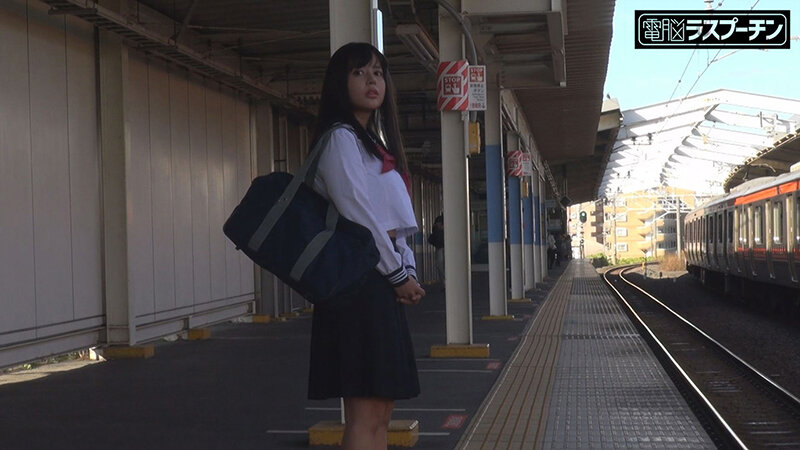 満員電車で羽交い絞めにされセーラー服の下から見えた乳首を強●開発される爆乳女子○生 夕美しおん 1