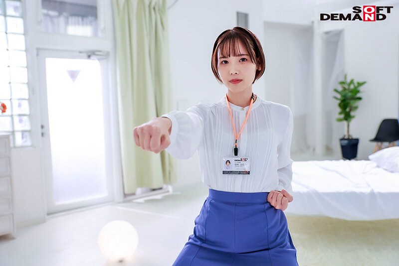 照れ屋だけどスケベっぷり半端ない ショートカットが可愛らしい入社2年目グッズ事業部 柴崎はるAV出演（デビュー）！ 4