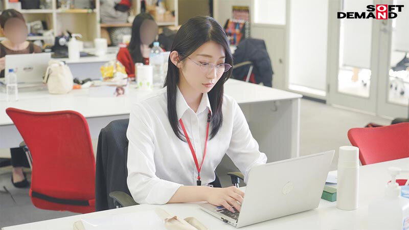 【特典版】秘書 守屋よしの 初AV出演 4