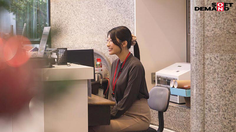 業務を抜け出してイキまくる秘書 デカチン 玩具オナニー オイルプレイ 3P 総務部秘書課 守屋よしの 4