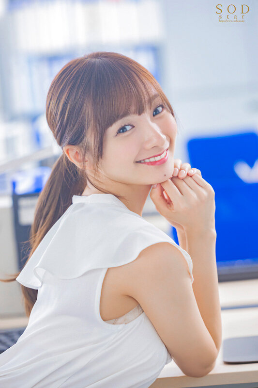 渚恋生 初ドラマ作品 キスから始まる4職業コスプレ 職場なのにスイッチが入ると止まらない本性エッチな働くオンナ。【圧倒的4K映像でヌク！】 2