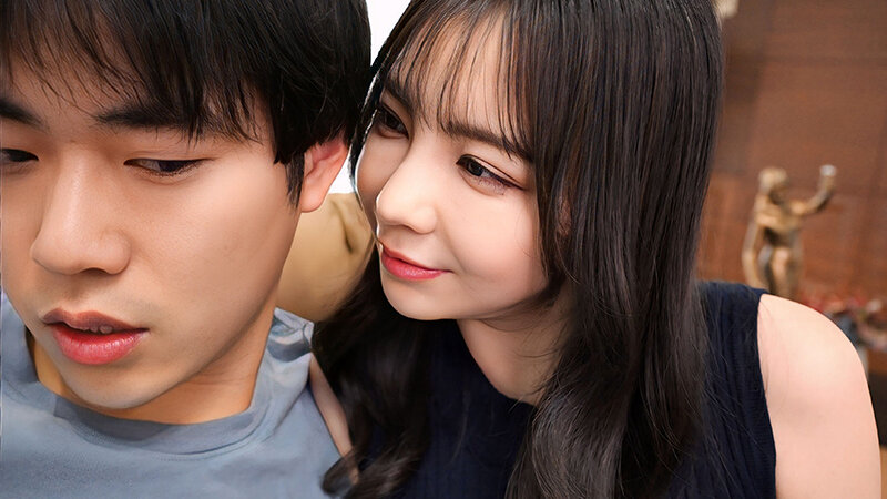 可愛いけどマグロで全然感じない僕の彼女…その母親は全身が性感帯の絶倫女性 何もしてくれない娘に不満を抱える俺に「女はね、感じさせてこそ感じるの」と全身で教えてくれた ？絡みつく舌、離れない腰、ずっと中で求められた夜？吉澤友貴 1