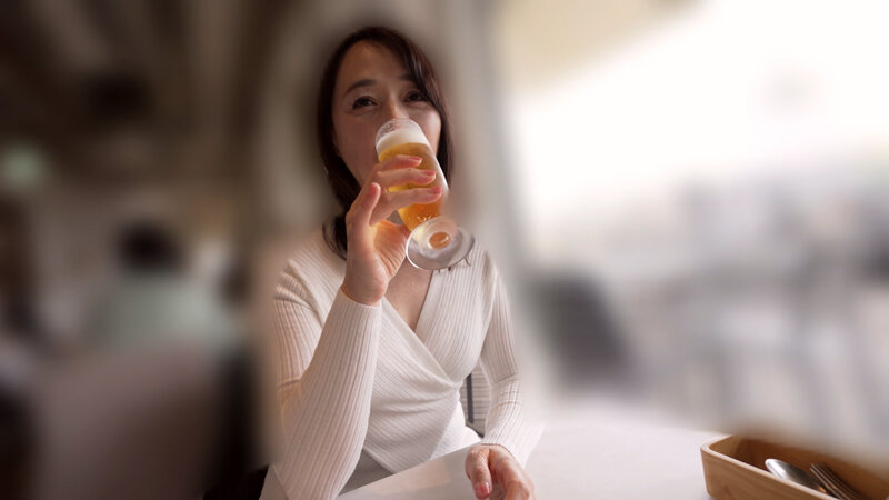 性欲絶倫の男とホテルに一日缶詰デート～ひと目を忍んでイカされまくる最高のSEX漬け不倫～ 安野由美 3