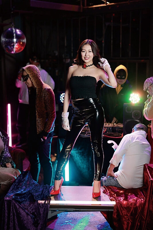 FUCK NIGHT PARTY 廃工場（秘）乱交パーティ 七原さゆ 1