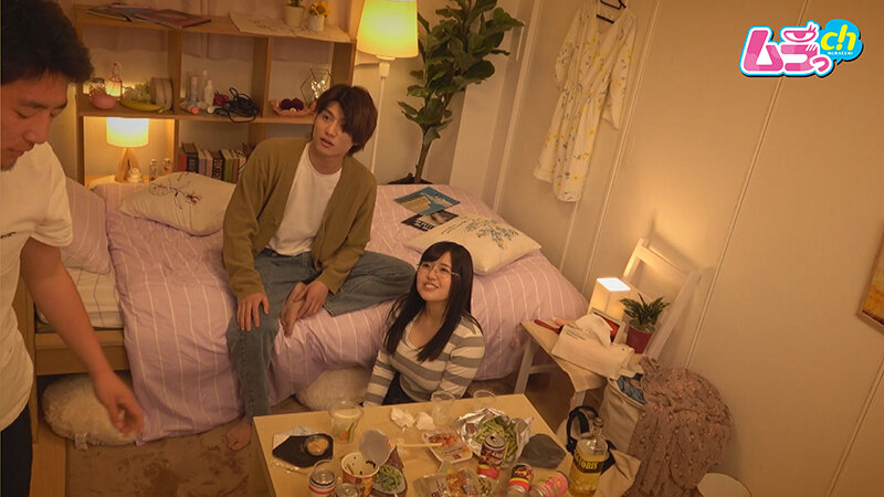 ニンゲン観察 さっきまで友達だったハズなのに勃起チ〇ポには抗えない！イケメンの長～い巨根に理性が壊れる地味っこ隠れ巨乳 1