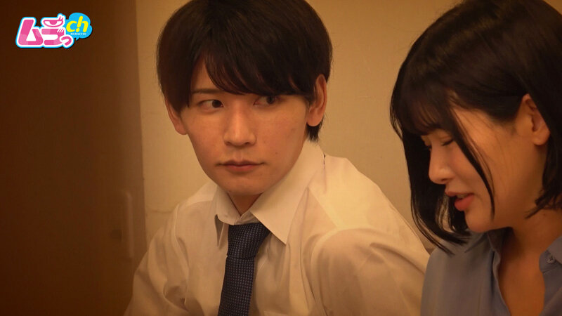 ニンゲン観察 同期男との浮気セックスで貧乳と浮気された自尊心を満たす、欲求不満すぎる爆乳女子 4