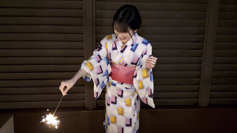 【浴衣スレンダー美女いちゃハメ3発射の濃厚プレイ】【浴衣美女の熱烈即尺で花火より激しい口内に打ち上げ発射1発！】【ベッドで生ちん打ち上げ膣内発射でケイレン昇天】【スレンダー美ボディ披露の全裸2回戦で生挿入SEX継続！継続！】【ひかり/20歳/スレンダー… 宮西ひかる 2