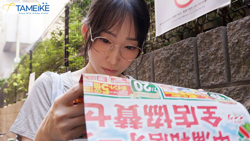 筋肉バリキレ！性欲異常！男の汗と精子の匂いでドスケベ覚醒する肉食妻のエグい程下品な汗だくち○ぽトレーニング 蓮実クレア 1