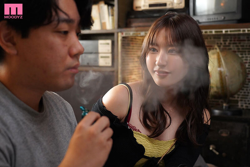 「媚薬使っていきなり白目剥いちゃうかもしれないの、恥ずかしいからさ…」 私と媚薬エッチしない？ 東京で彼氏ができたという幼馴染が田舎に帰省中にボクを実験台に媚薬SEXを試してきました… 一ノ瀬あおい 1