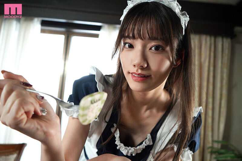 24時間奉仕でムレムレになった長～い脚で何発も何発もヌイてくれる黒ストッキング痴女メイド 宮下玲奈 1