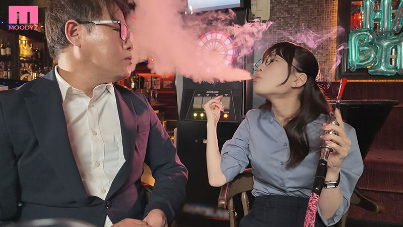 いつも地味メガネ女上司を酔わせたら…囁き誘惑キス魔になって何度も何度も勃起に持ち込まれ飲めば飲むほど無限中出し！！ 天宮花南 5