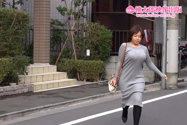 窒息注意！むっちりエクセレントボディ塚田詩織BEST4時間 日本人ばなれのワガママなカラダだけど…感度抜群なんです 1