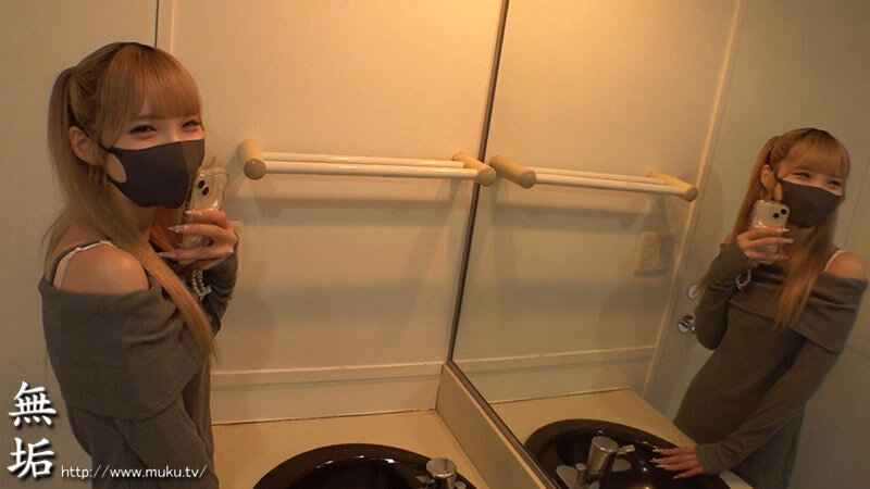 えちえち画像を投稿しているエロ配信女子の日常をお見せします 港区系インフルエンサー女子と1日中コスプレSEX ヤリまくりハメ撮りパコ凸！ 美澄玲衣 3