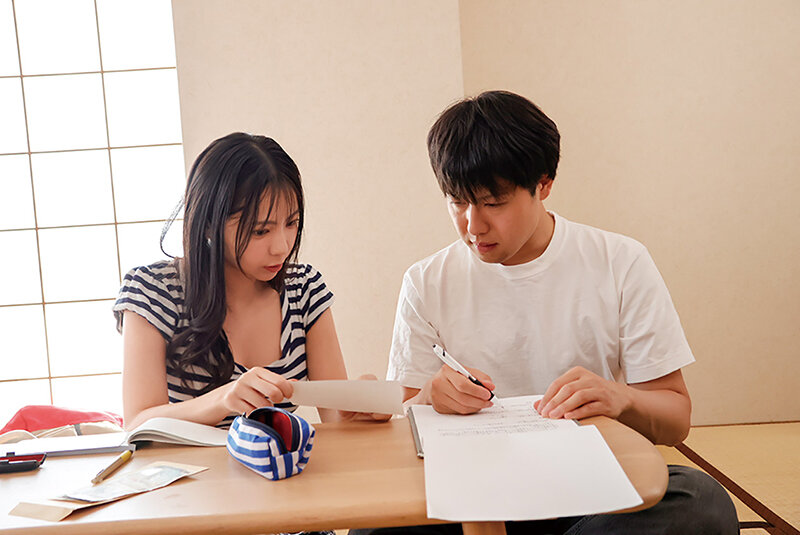 人妻と巨根青年の筆おろし孕ませ不倫 夫に内緒で密会し繰り返した中出し不貞セックスの果てに… 吉澤友貴 2