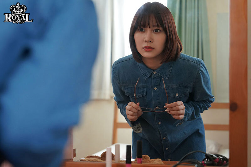 僕の姉は地味で控えめですが、眼鏡を外すと、絶世の美女で我慢できず迫ったら素股からの生挿入で初中出しをさせてくれました。 鳳みゆ 3