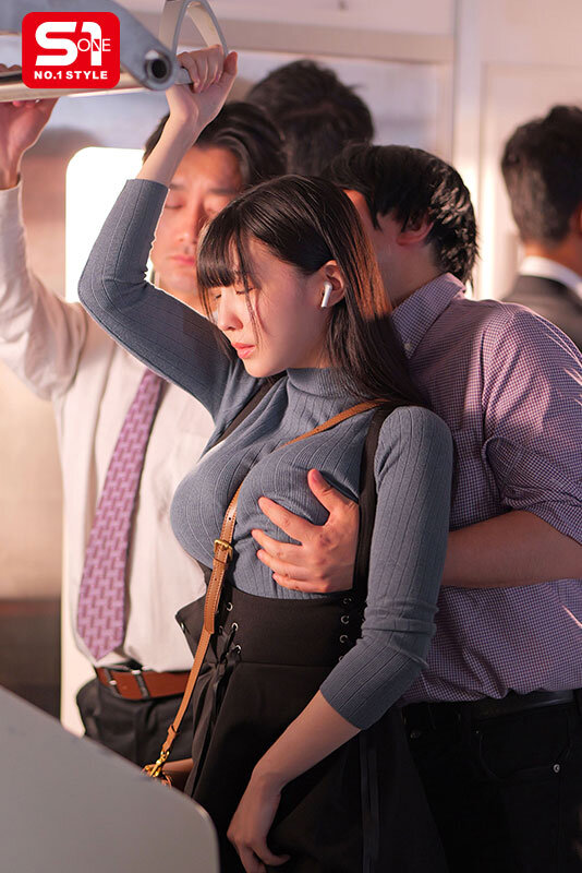 巨乳グラドルはやはり痴●に狙われやすいらしい 紫堂るい 2