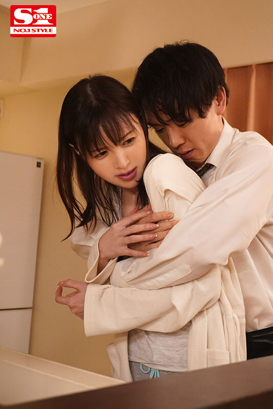 終電逃して上司宅に宿泊中、上司の奥さんの巨乳とクビレがめちゃくちゃエロくて…理性では抑えきれず挿入してしまった。 仁藤さや香 2