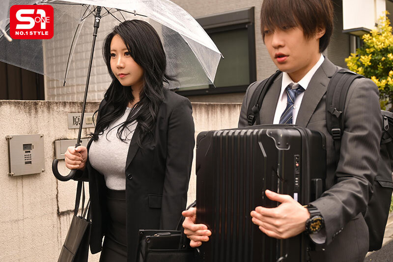 面倒見が良く優しいKカップの女上司とまさかの相部屋 AM0:00 酔った先輩は童貞の僕でも押せばヤレそうです みなみ羽琉 1