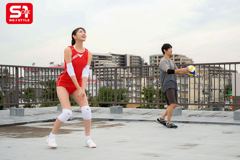 後輩の頼みは絶対に断らない バレー部の優し～い’みつは先輩’に本気で甘えたらSEXできた話 明日葉みつは 1