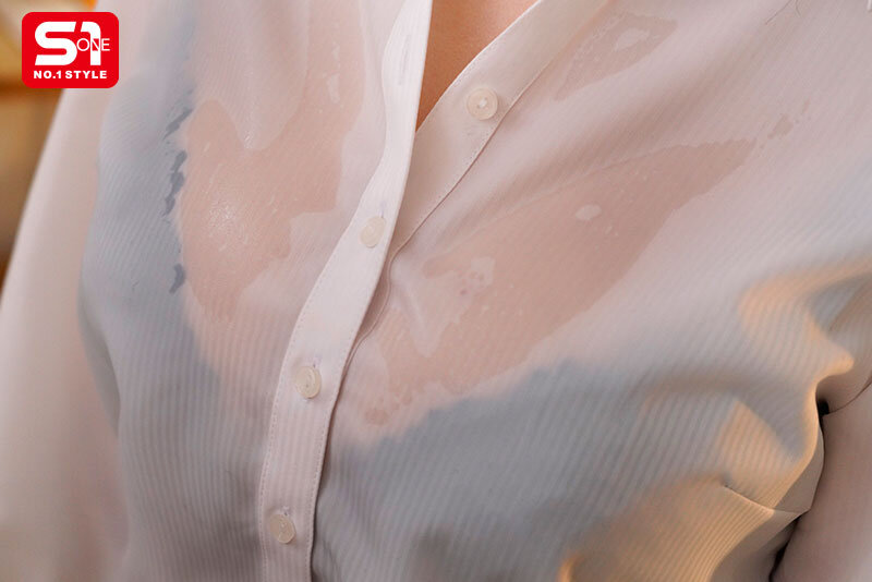 大きな谷間とゆるゆるのキャミソールからモロ見えする乳輪に、俺の理性崩壊。終電なくなり部下の家に誘われた夜の無防備誘惑NTR 南沢海香 3