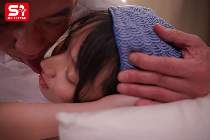 終電逃してセクハラ店長とまさかの相部屋…朝まで続くキモい性交に不覚にも感じてしまった汚れを知らないバイトちゃん 榊原萌 5