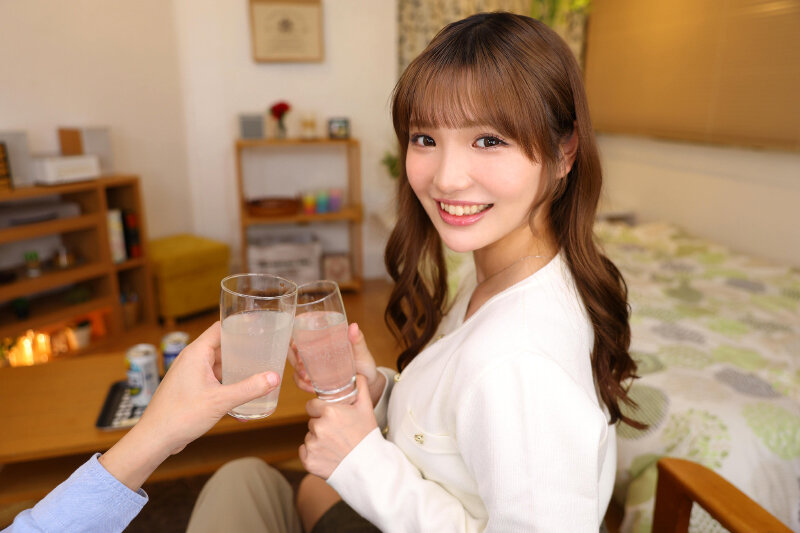 【VR】【8K】会社で人気の美人後輩OLに誘惑され、彼女の事も忘れるくらい何度も精子を搾り取られた僕。佐藤愛瑠 4