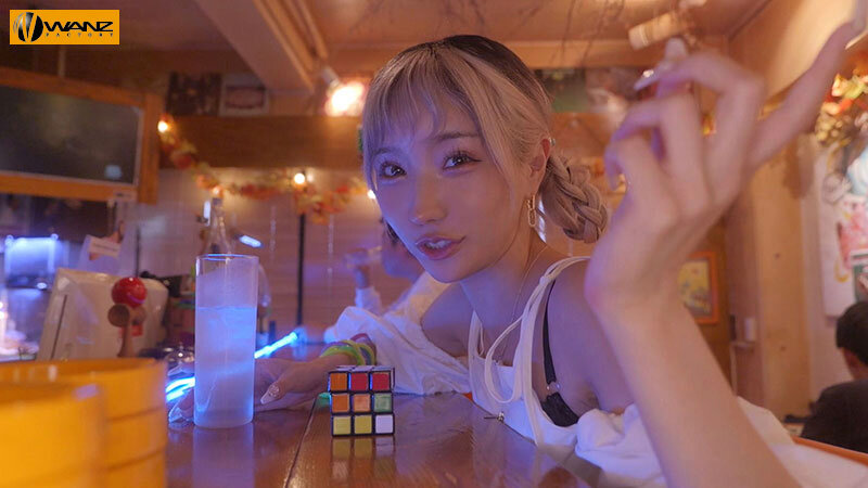 「イイって言うまで射精（だ）すなよ？」パンピーどM男をとっ捕まえてコリコリ乳首ジャック！手コキ寸止め焦らし痴女のナマパコ散歩 春陽モカ 4